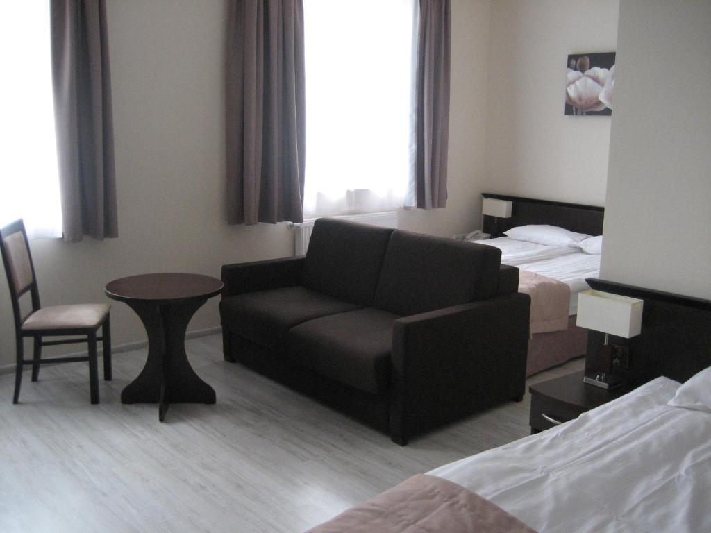 Hotel Feniks Гнезно Номер фото